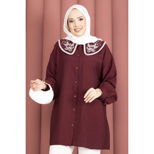 ชุดฮิญาบสีแดงเบอร์กันดีแบบเรียบง่ายพร้อมปกปักลาย - Product Image 2