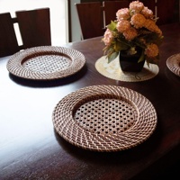 Assiettes, sous-plats et plateaux tissés en rotin naturel et jacinthe d'eau, tapis de tasse à café, faits main, résistants à la chaleur, motif floral classique TUYET DUNG