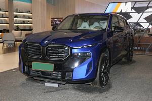 Nuevo SUV PHEV 4x4 Premium con Motor V8 Turbo 4x4, Transmisión Automática Steptronic de 8 Velocidades, Interior Oscuro, Volante a la Izquierda - Product Image 2