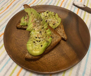 Assiettes en acacia brun naturel Assiette de service en bois de taille ronde Produit de qualité supérieure fabriqué à la main et durable par l'artisanat en croissant - Product Image 4