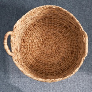 Panier tissé en jacinthe d'eau et décoré de jonc de mer, panier de rangement fait à la main, vente en gros, écologique, fabriqué au Vietnam - Product Image 5