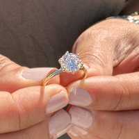 Pengaturan mahkota gaya enam cabang cincin soliter 1,21ct bulat potong Lab tumbuh cincin berlian 10k emas padat wanita cincin pernikahan untuk dia