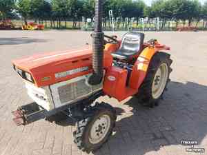 Tractor Utilitario Compacto Kubota B1600 Nuevo y Usado para Jardinería, Agricultura y Gestión de Propiedades - Product Image 4