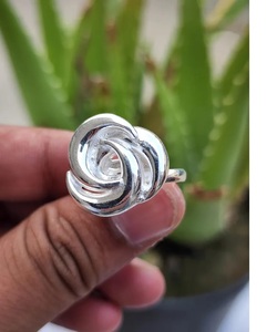 Anillo espiral Sólido 925 Plata esterlina Diseño de remolino Anillo de joyería minimalista hecho a mano para mujer Regalo para ella - Product Image 2