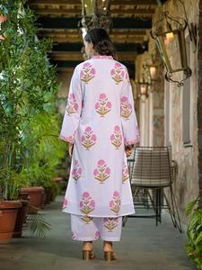 Traje Pakistaní Blanco con Estampado a Mano para Mujer, Ropa de Oficina y Vacaciones - Conjunto de Cordón al por Mayor con Estampado Étnico Indio, Kurti Pakistaní Modesto - Product Image 4