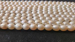 Perlas de Agua Dulce de Alta Calidad de Rudra Gems, Hebras de Perlas de Arroz Naturales Sin Tratar, Color Blanco con Efecto de Cambio de Color, 8 mm, Suaves, para Joyería - Product Image 4