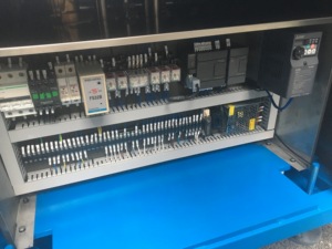 Sistema de Limpieza de Botellas de Vidrio y Plástico Totalmente Automático para Líneas de Envasado con Rendimiento Estable y Funcionamiento Continuo - Product Image 3