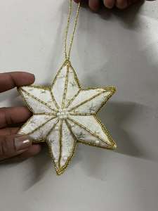 Ornements de sapin de Noël sur le thème des papillons sur mesure, idéaux pour être suspendus comme sapin de Noël, adaptés à la revente - Product Image 2