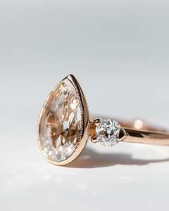 8x12mm poire coupe Moissanite trois pierres bague de lunette | Bague de fiançailles en or rose | Bijoux fins personnalisé argent or OEM - Product Image 3