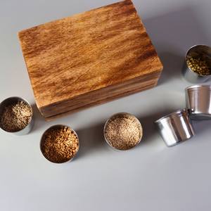 Boîte à épices en bois et métal, garde les épices fraîches dans les climats humides, compatible lave-vaisselle et four, écologique pour des résultats de cuisson uniformes - Product Image 4
