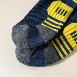 2025 primavera otoño negro blanco gris Color sólido cómodo transpirable ocio poliéster algodón tubo corto hombres Calcetines - Product Image 4