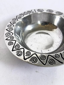 Tazón de servicio de aluminio de gran capacidad de fabricación india para servir curry o mezclar aderezos para ensaladas disponibles al mejor precio - Product Image 2