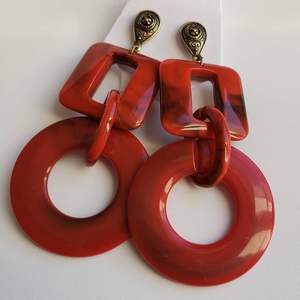 Artisanat en résine fait main-Boucles d'oreilles en vrac Design unique et élégant - Product Image 1