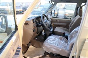 PICKUP TOYOTA LC DC 2024 D'OCCASION CÔTÉ GAUCHE/DROIT - Product Image 4