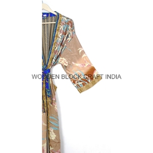 ชุดคลุมกิโมโนผ้าไหมคุณภาพสูง ดีไซน์ญี่ปุ่น ผลิตในอิตาลี ดีไซน์หรูหรา พร้อมเข็มขัดผ้าลูกไม้ สไตล์ลำลอง - Product Image 3