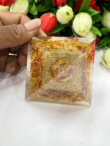 Feng Shui Cristal Citrine Orgone Pyramide Générateur D'énergie Triangle Citrine Orgonite Pyramide Pour La Méditation Et L'énergie Positive - Product Image 6