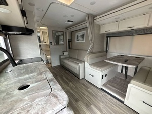 Vendedor Verificado de T-h-o-r F-o-u-r W-i-n-d-s 24LT Usado del 2023, Listo para Viajar - Product Image 2