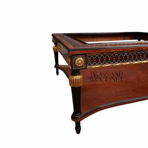 Table basse carrée en bois de luxe avec incrustations géométriques complexes, accents noirs et détails dorés pour une décoration intérieure élégante - Product Image 2