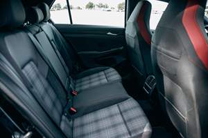 Volkswagen GTI SE 2022, Auto de Bajo Kilometraje, Caja de Cambios Automática, Dirección Suave, Gasolina/Eléctrico - Product Image 2