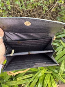 Cartera de Mano Elegante para Mujer, Tallada a Mano, de Cuero Vacuno con Pelo, Cartera Elegante Impermeable, Nuevo Diseño Multiusos - Product Image 6