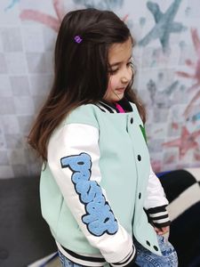 Obtenga sus parches bordados de chenilla personalizados Letterman Varsity Jacket Transpirable Tallas grandes Mangas de cuero Varsity Jacket - Product Image 6