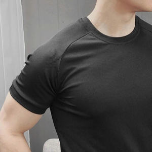 T-shirt uni à col rond pour homme, extensible dans les quatre sens, tissu en coton cool et moulant - Product Image 3