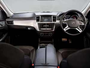 ML350 BlueTec 2023 Usado, Volante a la Izquierda, Automático, Cuero Oscuro, SUV, Emisión Euro IV, Techo Panorámico, Cámara Trasera 360 - Product Image 2