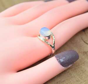 Anillo de Plata 92.5 con Piedra de Nacimiento de Octubre, Anillo Lechoso de Plata de Ley y Latón, Joyería Hecha a Mano, Regalo para Esposa - Product Image 3