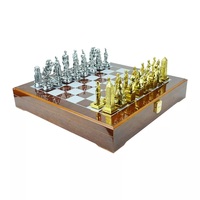 Jeu d'échecs de luxe en métal doré et argenté, nouvelle arrivée, haute qualité, personnalisé, avec des pions d'échecs égyptiens et un plateau en bois