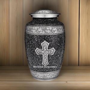 โกศบรรจุอัฐิแบบอเมริกันคลาสสิก ผิวสัมผัสหินอ่อนสีดำ ทำจากโลหะ สลักลายกางเขน สำหรับพิธีศพ - Product Image 6