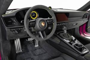 Nouvelle Porsche 911 GT3 à Vente Rapide, SUV Haute Performance avec Intérieur Sombre, Caméra Arrière, Offrant Vitesse, Élégance et Fonctionnalités Modernes - Product Image 5