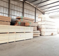 Bûches rondes de bois Tali et Doussie de qualité export pour l'exportation