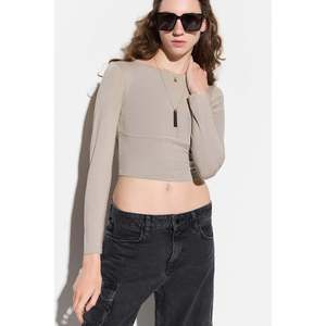 Blusa Corta de Manga Larga - Product Image 1