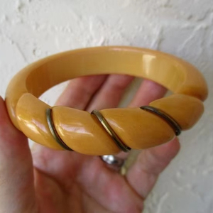 Bracelet en résine Bracelet indien Designer Femme Bijoux Luxe Beau Bracelet en résine Vente en gros par artisanat croissant - Product Image 1