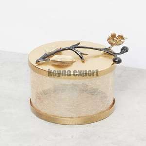 Pot de stockage des aliments élégant en forme de cylindre avec couvercle en métal doré avec couvercle fantaisie pour le stockage des biscuits et des fruits secs - Product Image 2