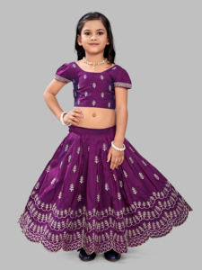 Conjunto de Lehenga Choli para Niñas Shoryam Fashion, Color Morado, Seda, Completamente Cosido, Largo hasta el Suelo |   Traje Étnico Tradicional Indio para Niñas, Boda - Product Image 2