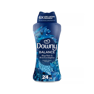 Downy Infusiones Suavizante de Tela Líquido, EQUILIBRIO, Lluvia Crujiente y Eucalipto Azul, 81 floz - Product Image 1
