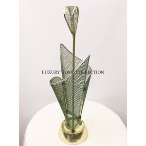 Porte-parapluie pratique en métal antique avec des dimensions hautes et des détails complexes pour mélanger le style avec la fonctionnalité - Product Image 6