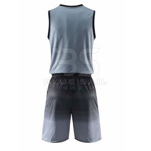 Ensemble d'uniformes de basket-ball personnalisés tissu à mailles respirant avec nom et numéro de l'équipe uniforme de basket-ball imprimé - Product Image 2