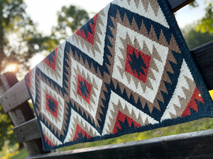 Couverture de selle occidentale en laine de qualité supérieure tissée à la main durable et confortable Style Cowboy traditionnel parfait pour les courses de barils de rodéo - Product Image 4