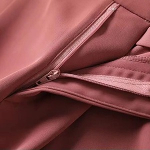 2025กางเกงขาสั้นเอวสูงสำหรับผู้หญิงแฟชั่นเกาหลีกางเกงขากว้างสำหรับฤดูร้อนกางเกงลำลองสีพื้นระบายอากาศได้แบบหลวมมีกระดุม - Product Image 4