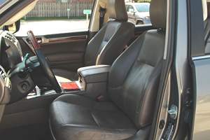 Lexus GX 460 V8 2013 d'occasion en excellent état, transmission intégrale, couleur Perle Armure de Chevalier, principalement de provenance sud-est américaine - Product Image 5