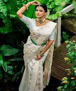 MORDEN LICHI SOIE JACQUARD TRAVAIL SAREE AVEC CHEMISIER NON COUDU kanjivaram soie saree indien PRIX DE GROS VÊTEMENT ETHNIQUE - Product Image 2