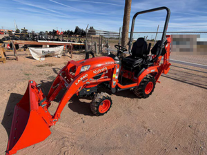 Très pratique : Chargeuse-pelleteuse compacte Kubota BX23S 23 CV 4x4, 2 vitesses, garantie 4 ans, faible consommation de carburant - Product Image 6