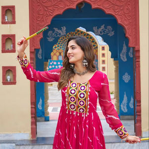 คอลเลกชันใหม่ Salwar Kameez การเย็บปักถักร้อยหนักสไตล์ลำลองแห้งเร็วสำหรับผู้หญิงปาร์ตี้งานแต่งงาน - Product Image 1