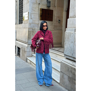 Chaqueta de Gamuza Borgoña con Borlas, Accesorio de Moda para Mujer - Product Image 3