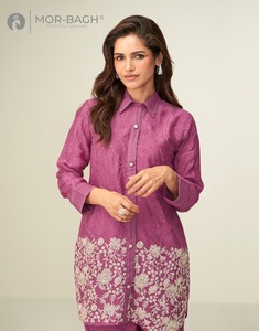 Conjunto de Ropa para Mujer Aashirwad Mor Bagh Amulya, Traje de Seda Chinon Premium con Bordado Elegante y Diseño de Corte Detallado - Product Image 2