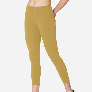 Leggings de yoga pour femmes en impression numérique Meilleur design Vente à chaud Leggings de yoga à taille élastique respirants pour femmes - Product Image 2