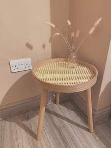 โต๊ะข้างไม้ทำมือพร้อมท็อปหวายถัก โต๊ะไม้เนื้อแข็งธรรมชาติสำหรับตกแต่งบ้านและร้านกาแฟ - Product Image 6