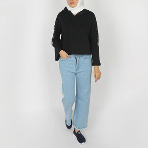 Conjunto de 2 Piezas de Sudadera con Capucha Corta y Pantalones Deportivos Cómodos con Logotipo Personalizado, Estilo Desgastado, Cierre Completo, Bordado de Toalla, para Mujer - Product Image 2